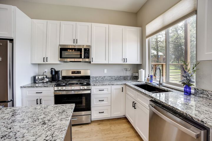Dtwn Woodland Park Townhome w / Covered Deck