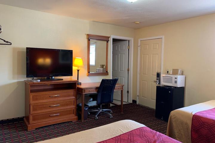 Room 11 of 27