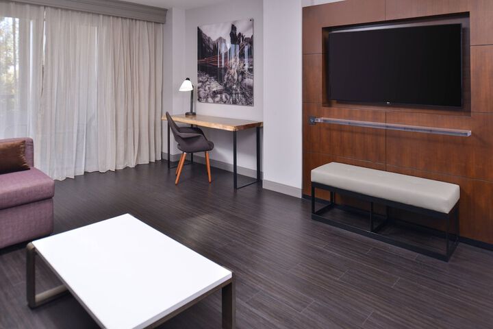 Room 25 of 53