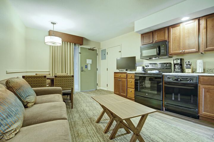 Room 14 of 28
