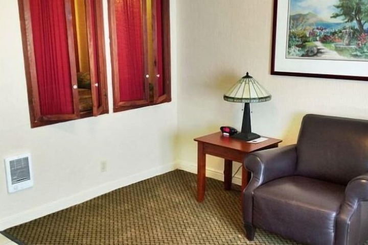 Room 85 of 117
