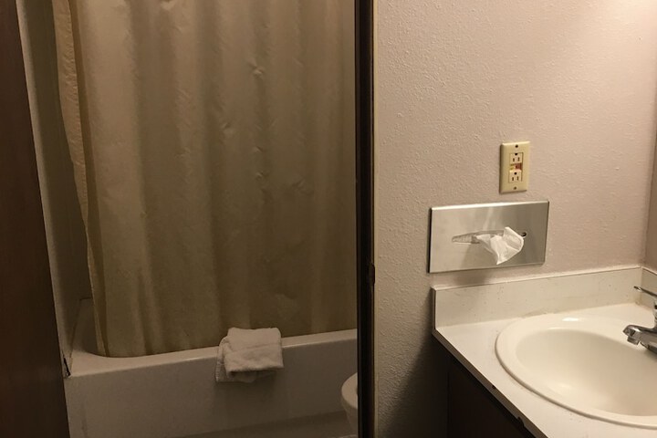 Room 42 of 46