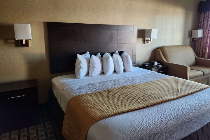 Days Inn by Wyndham Baytown East