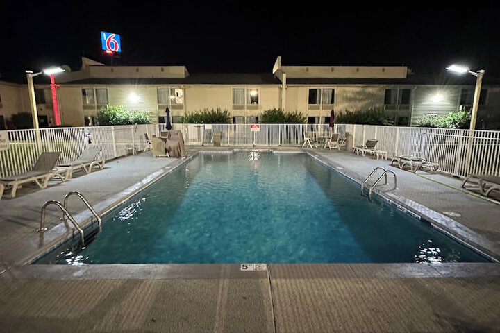 Pool 15 of 67