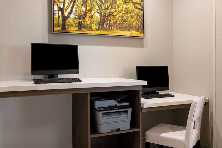 Business Center 60 of 60