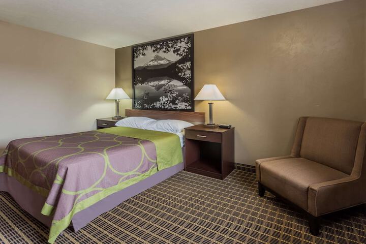 Super 8 by Wyndham Corvallis