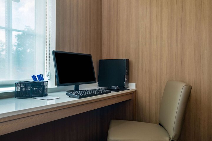 Business Center 23 of 23