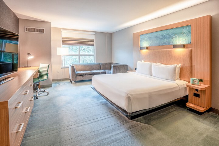 Room 22 of 46