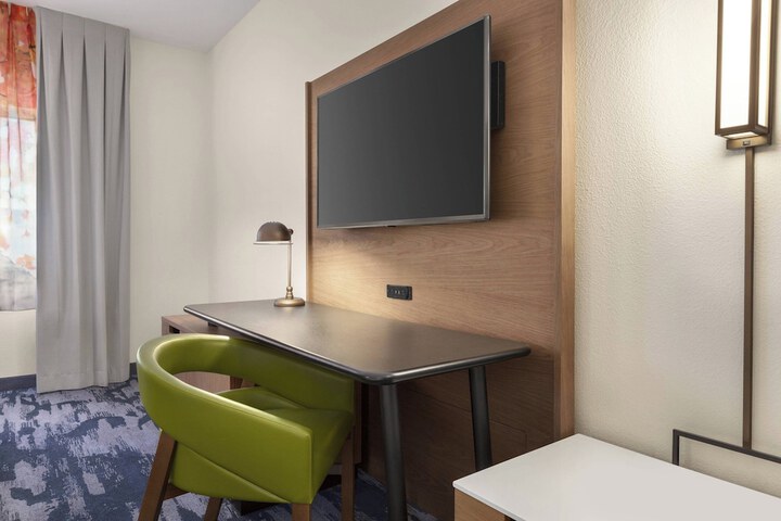 Room 18 of 25