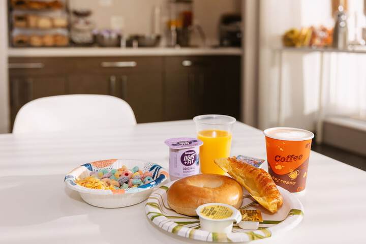 Breakfast/Coffee Service 74 of 90