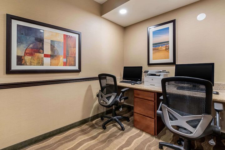 Business Center 55 of 57