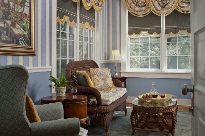 Albemarle Inn