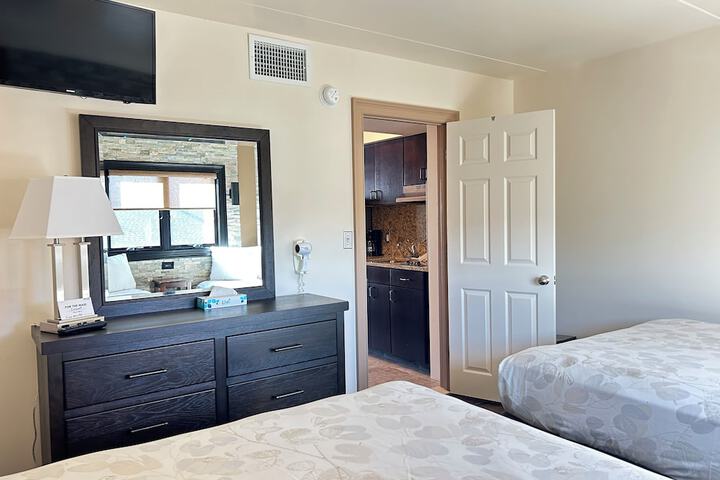 Room 45 of 185