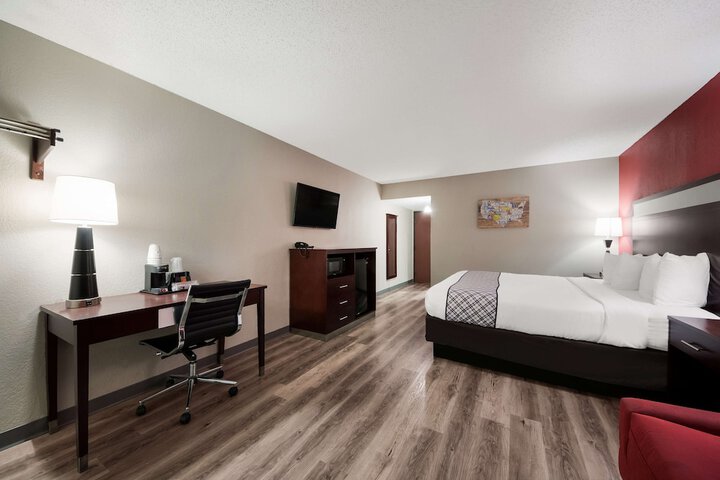Room 28 of 39