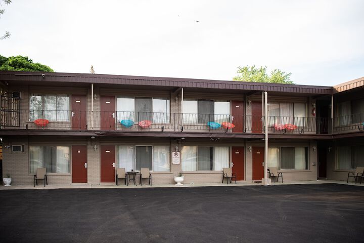 Hotel 4 of 90