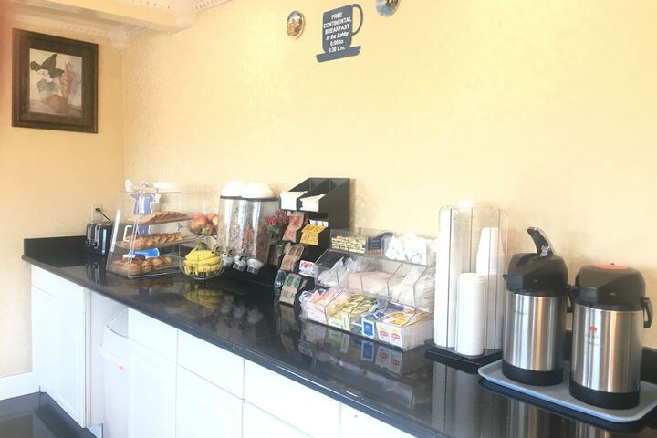 Breakfast/Coffee Service 33 of 39
