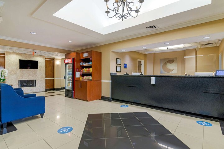 Hotel Interior 3 of 33