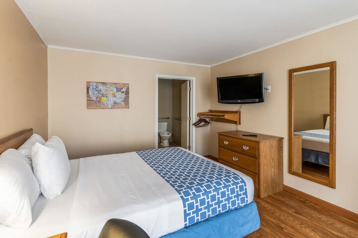 Room 9 of 31