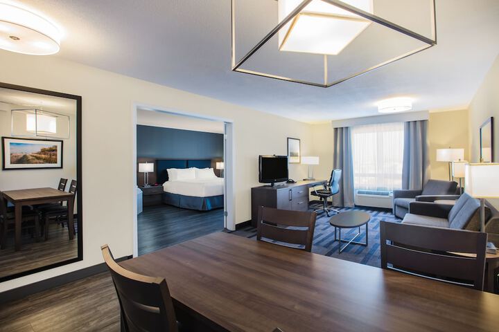 Room 17 of 40
