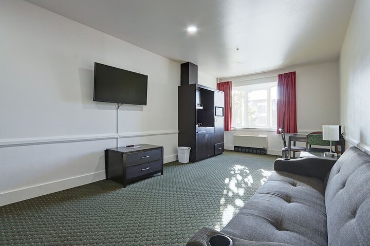 Room 21 of 36