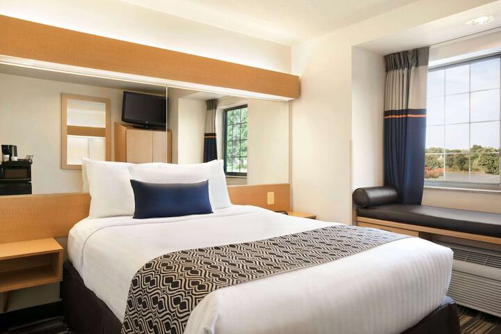 Room 17 of 20