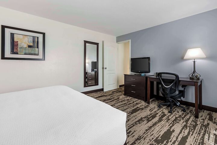 Room 35 of 43