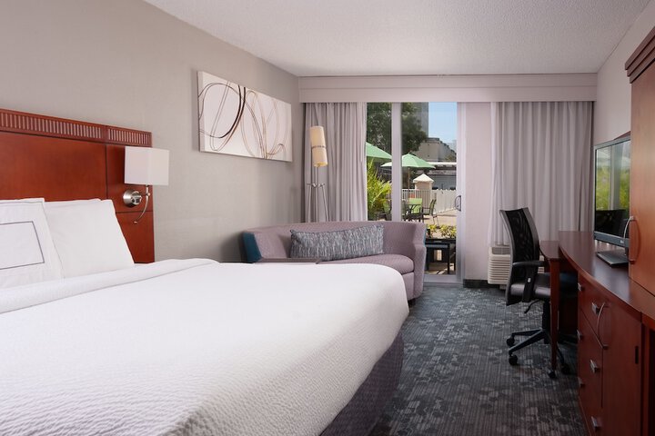 Courtyard Miami in Coral Gables by Marriott