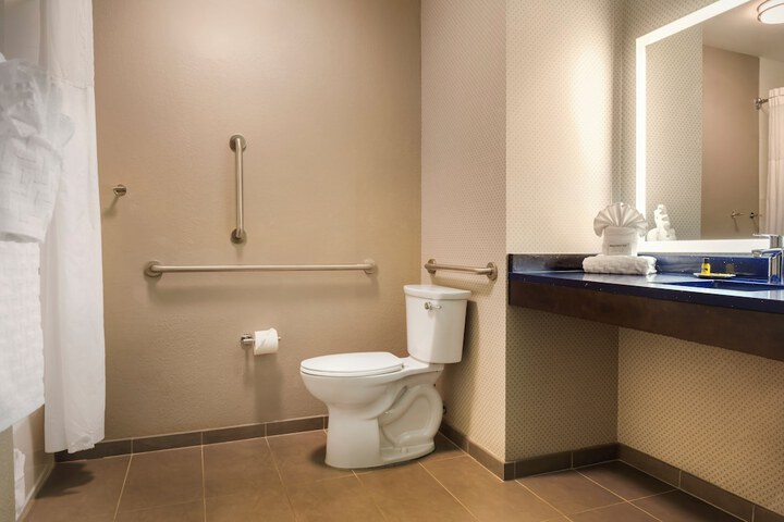 Room 14 of 34