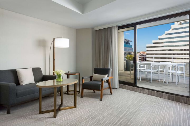 Room 52 of 103