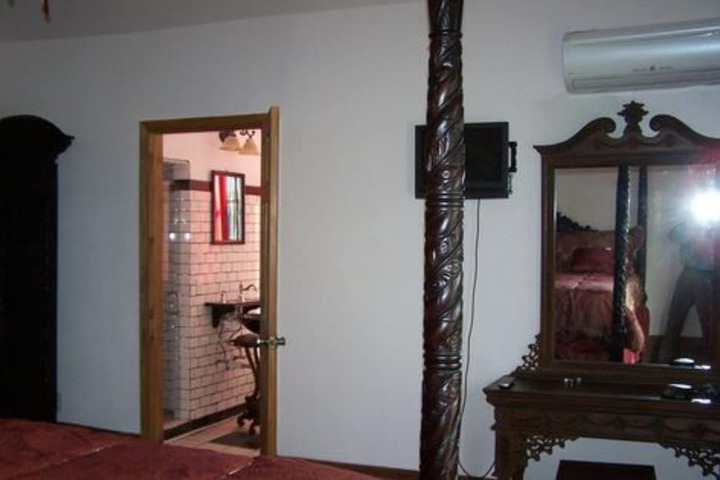 Room 36 of 79