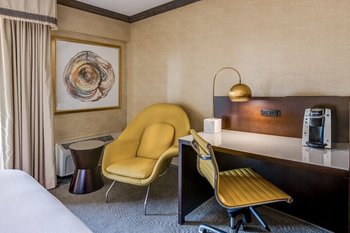 Room 27 of 80
