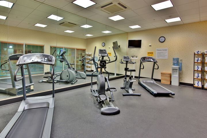 Holiday Inn & Suites Bakersfield by IHG