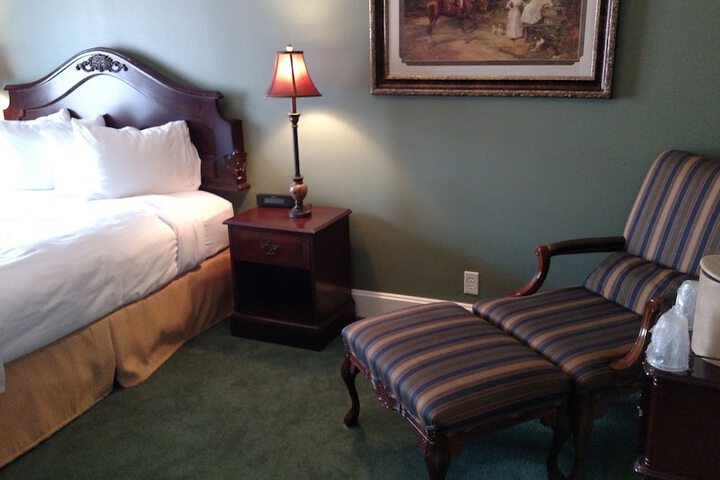 Room 28 of 44
