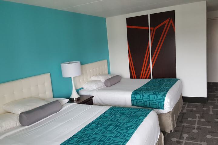 Room 4 of 18