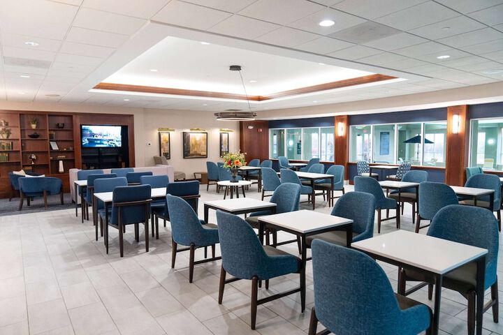 La Quinta Inn & Suites by Wyndham Bannockburn-Deerfield