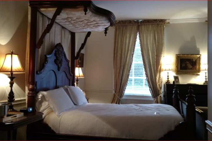 Room 32 of 63