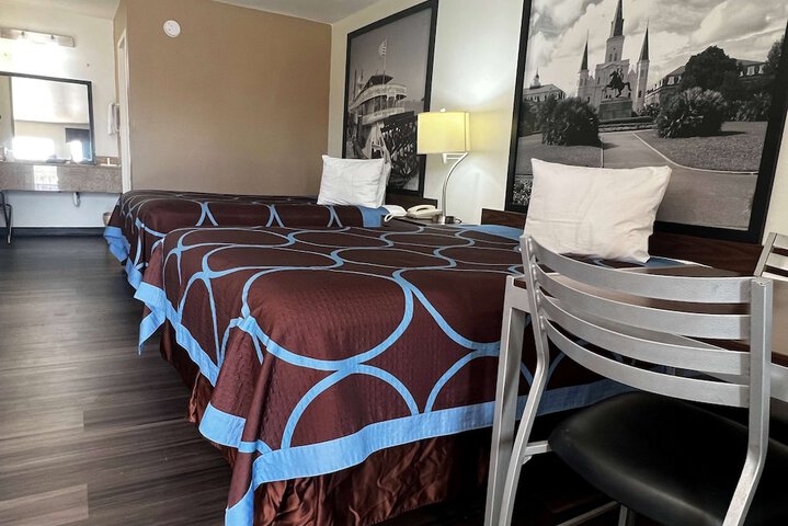 Room 41 of 68