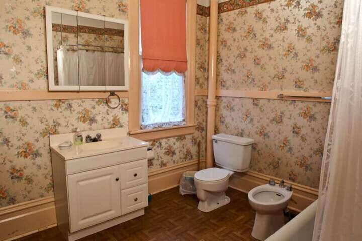 Towle House 1006