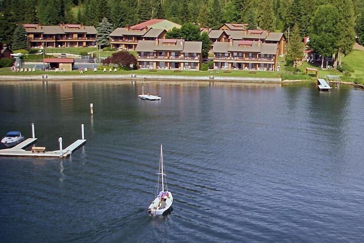 Hotel 4 of 77