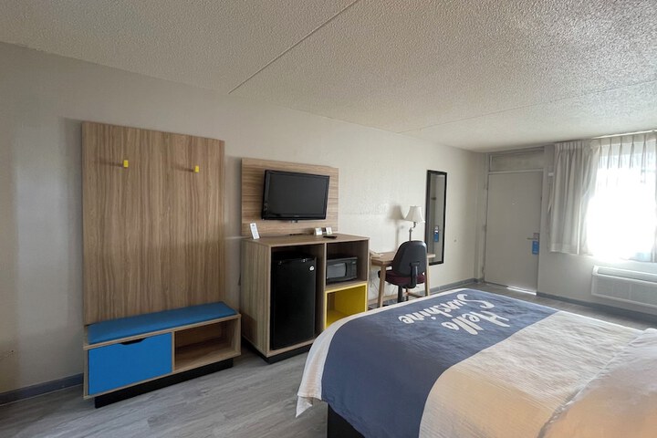 Days Inn by Wyndham Salina South