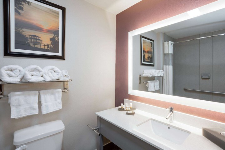 La Quinta Inn & Suites by Wyndham Mobile - Daphne