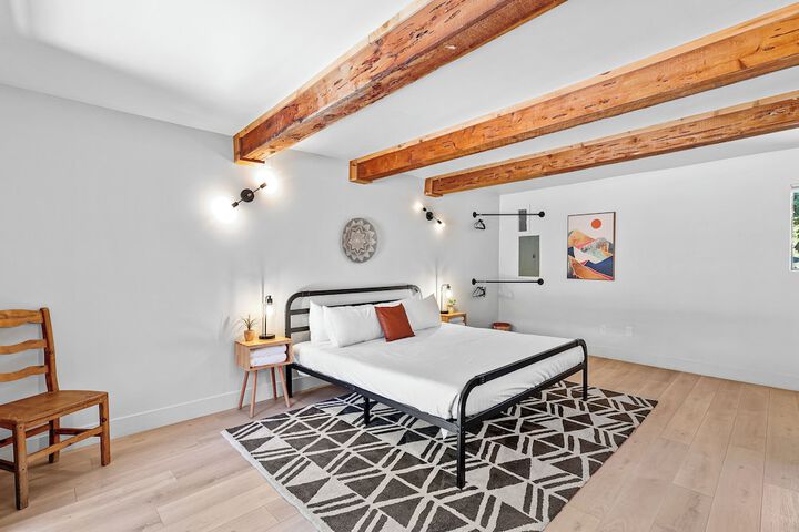 Basecamp Lodge