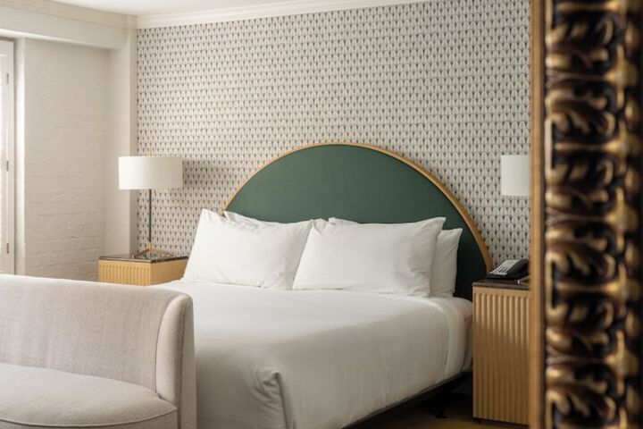 Room 70 of 147