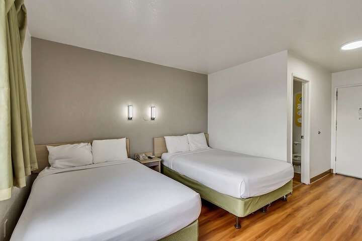 Room 40 of 61