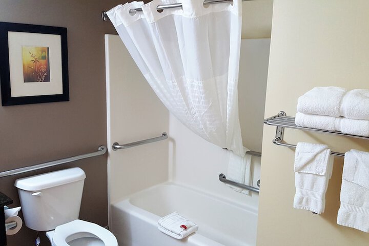 Baymont by Wyndham Belleville Airport Area