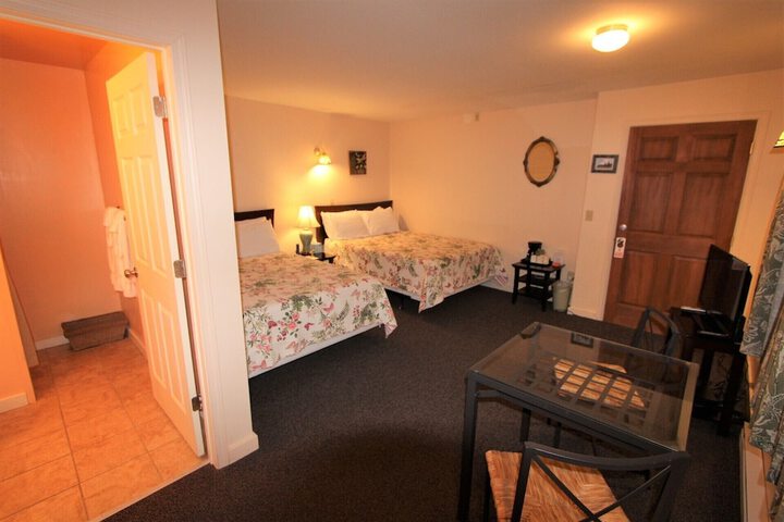 Alexanders Lodge