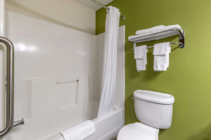 Sleep Inn & Suites Pleasant Hill - Des Moines