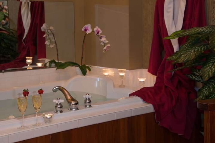 Hot Tub 43 of 49