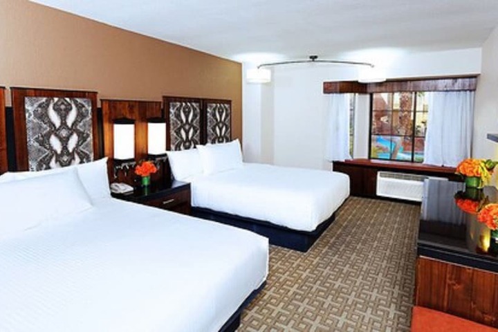 Room 10 of 15