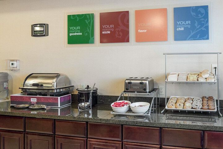 Breakfast/Coffee Service 26 of 35
